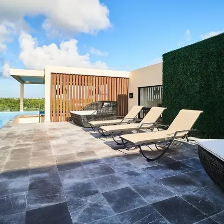 Moonlight Top Bright&Spacious 2Br Apt W/ Gym & Private Pool